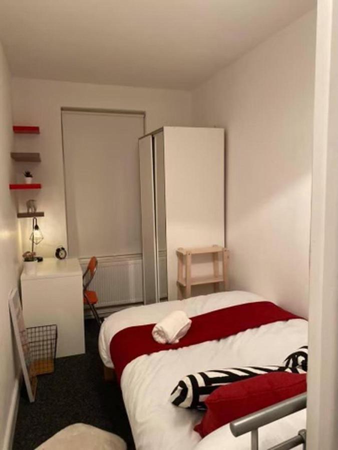Сasa de vacaciones Spacious Four Bedroom 3 Bathrooms - Coventry