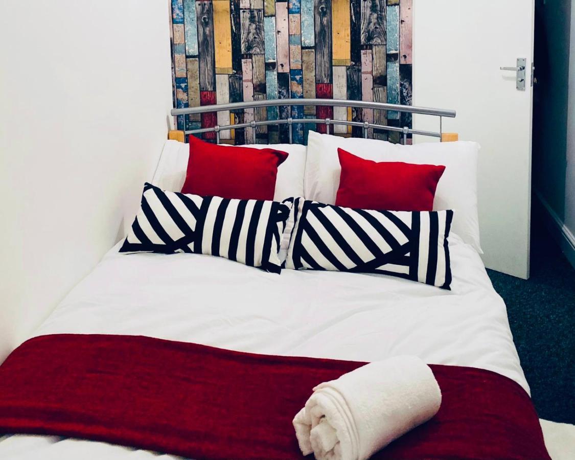 Сasa de vacaciones Spacious Four Bedroom 3 Bathrooms - *