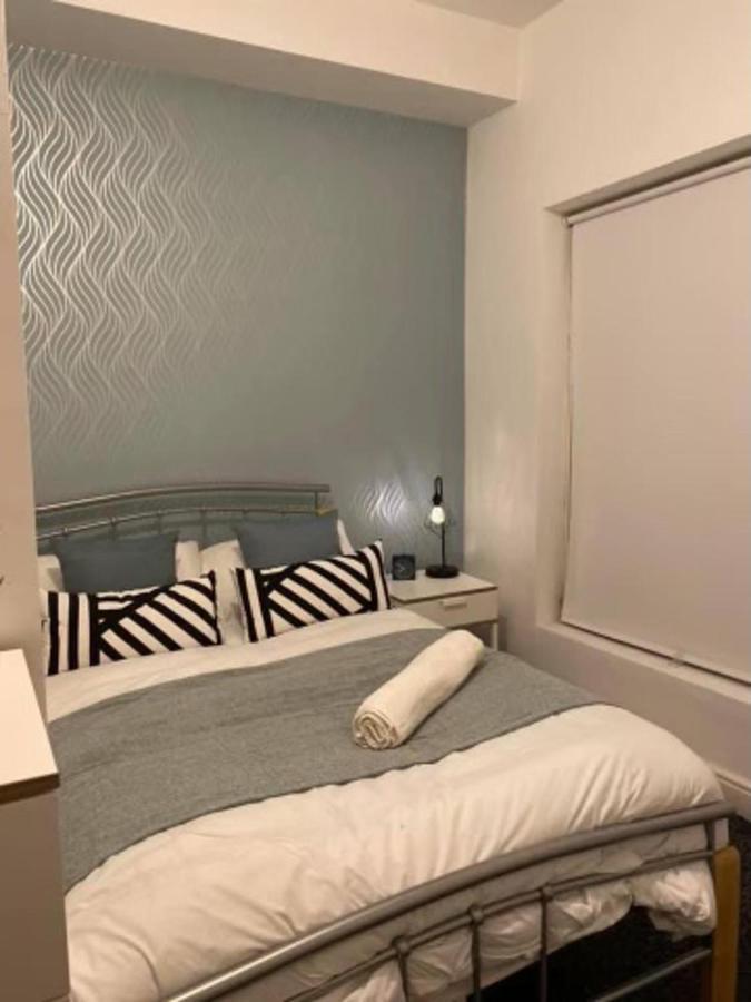 Spacious Four Bedroom 3 Bathrooms - Сasa de vacaciones Coventry